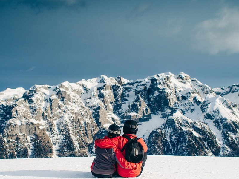 Last Minute Gift Guide for Skiers & Snowboarders